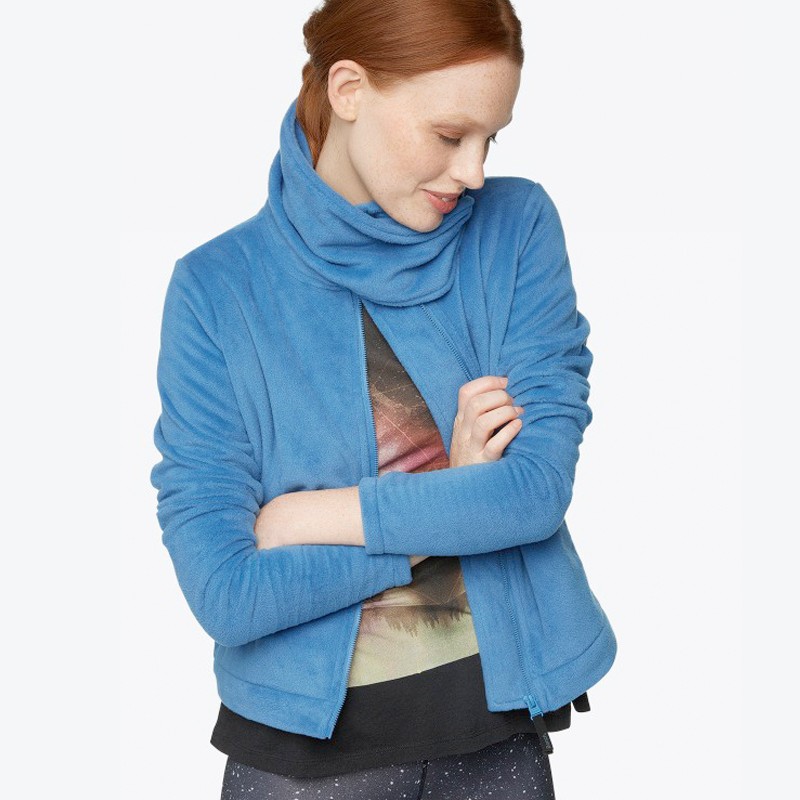 CHAQUETA CHICA BENCH DIFFERENCE